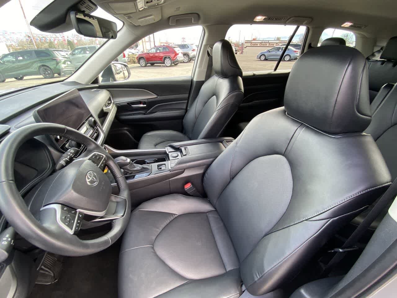 Thumbnail: 2025 Toyota Grand Highlander - 11