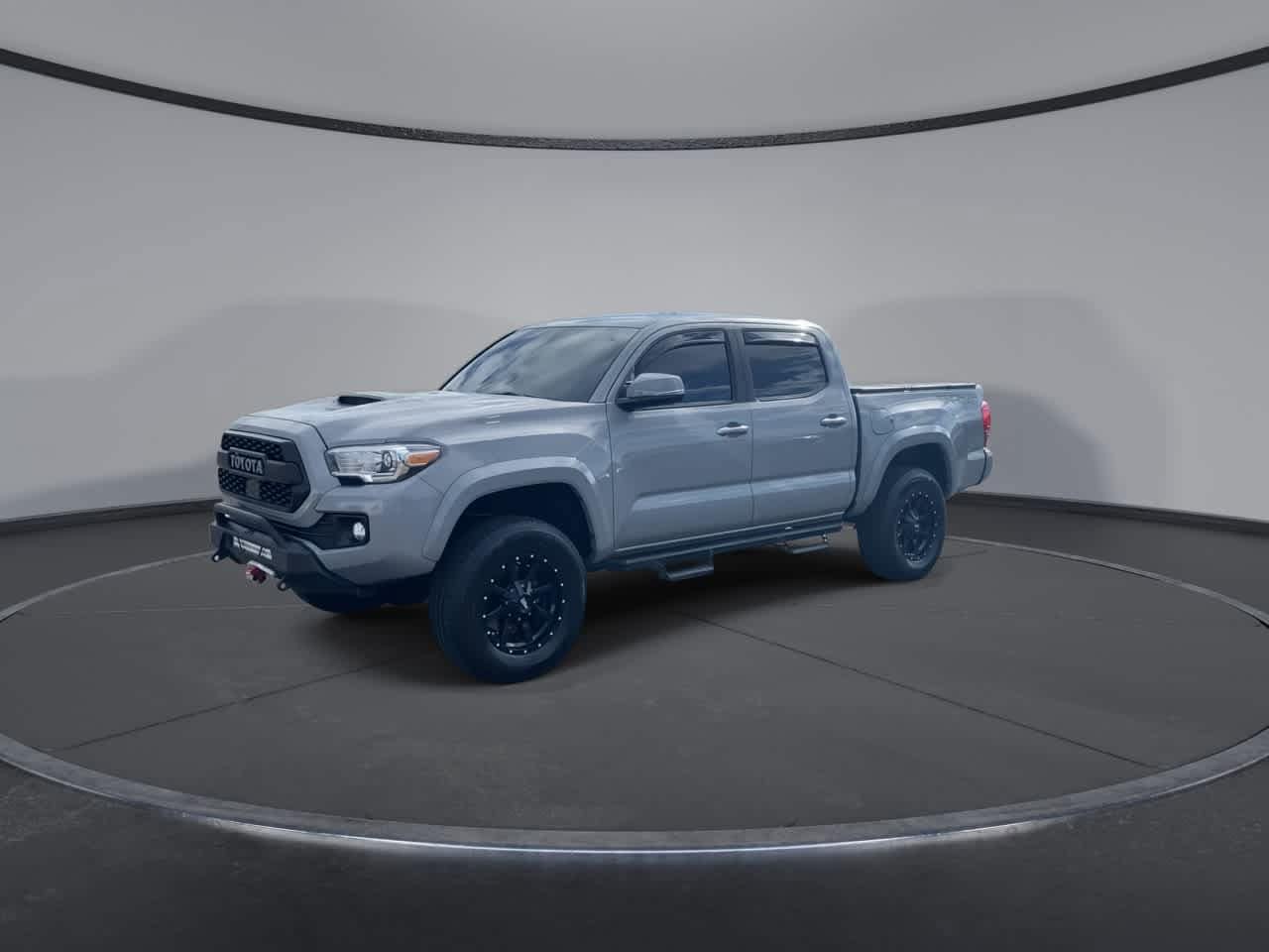 Thumbnail: 2018 Toyota Tacoma - 4