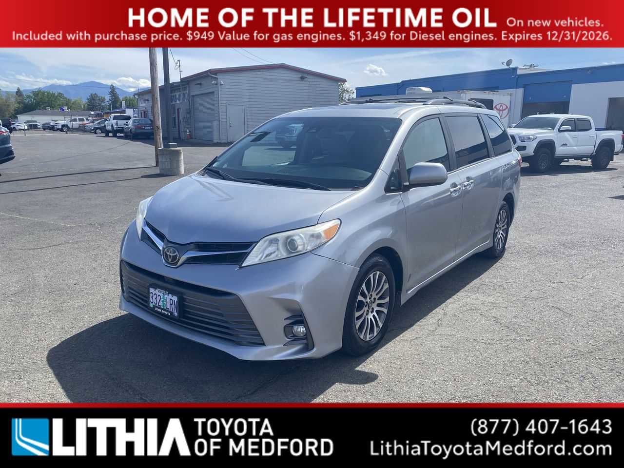 Thumbnail: 2018 Toyota Sienna - 1