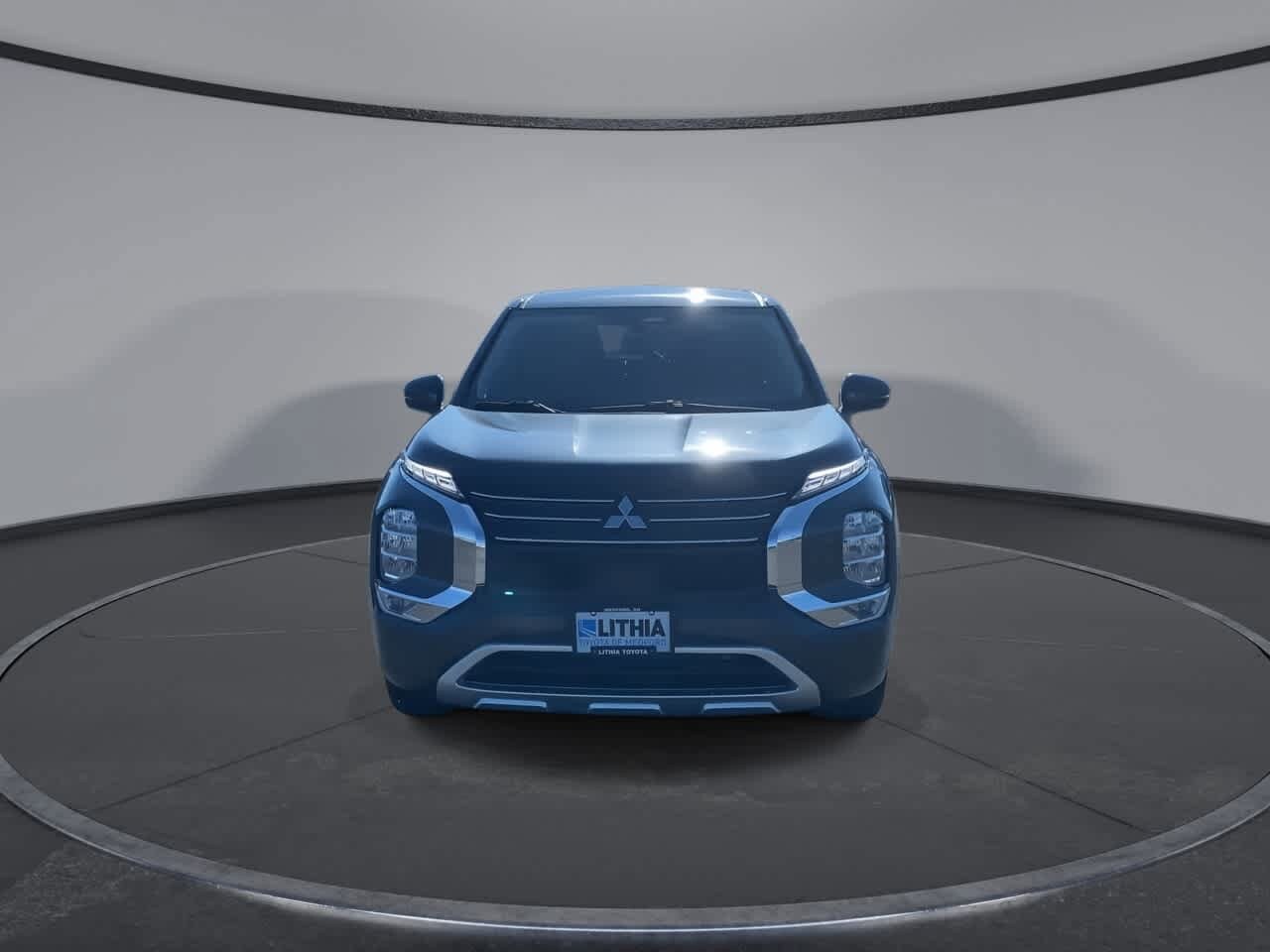 2024 Mitsubishi Outlander SE photo 3