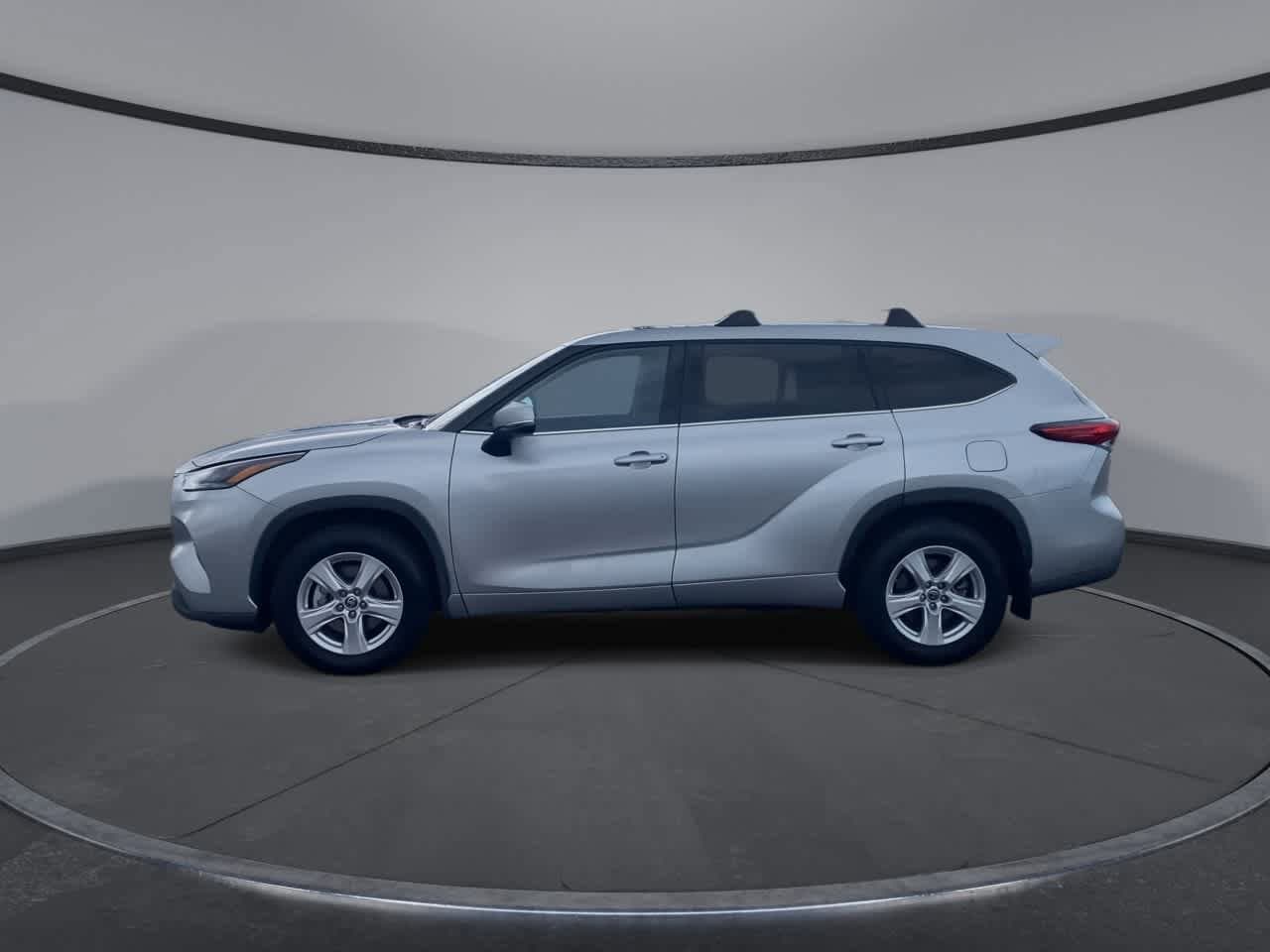 Thumbnail: 2022 Toyota Highlander - 6