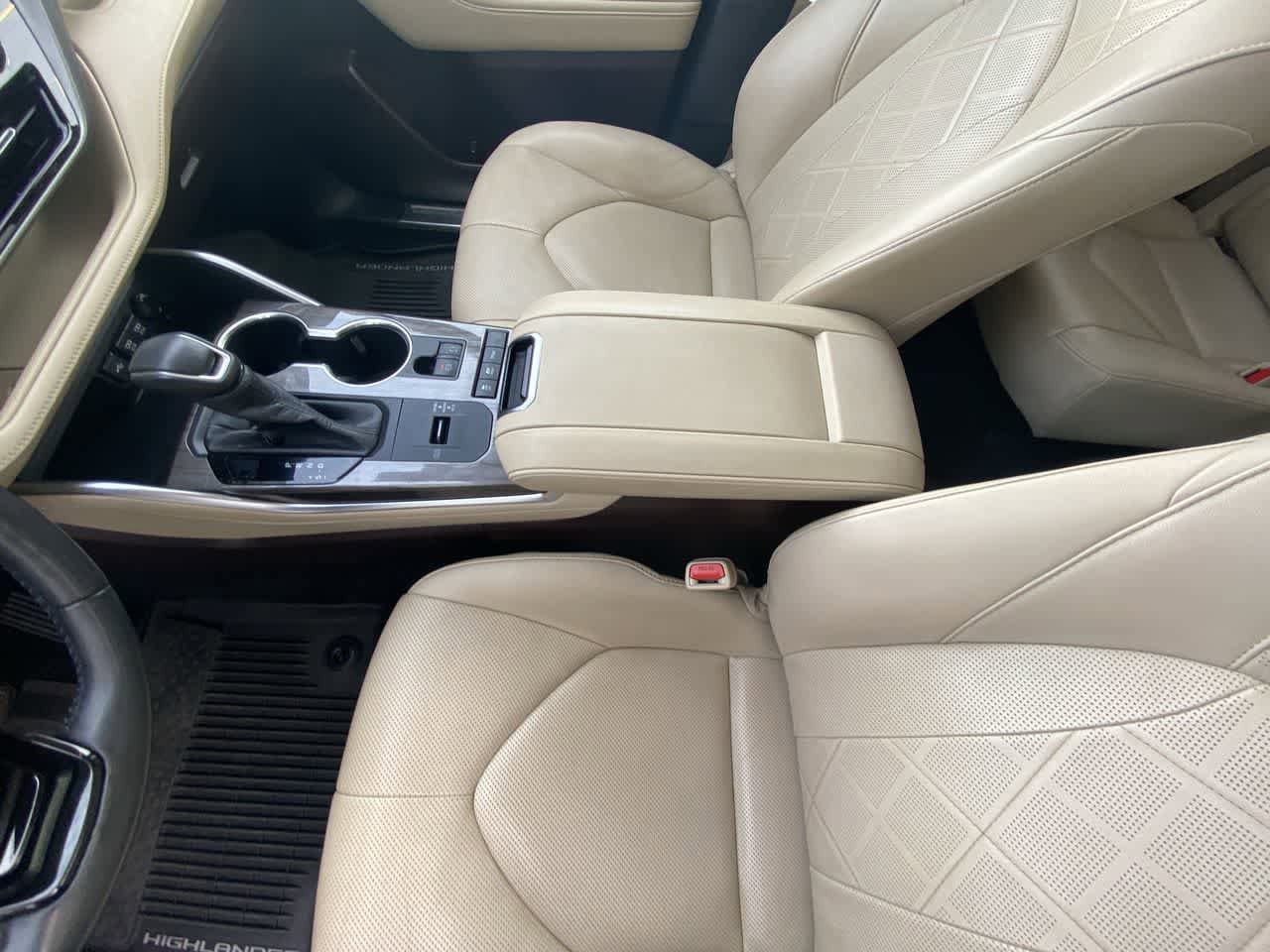 Thumbnail: 2020 Toyota Highlander - 21