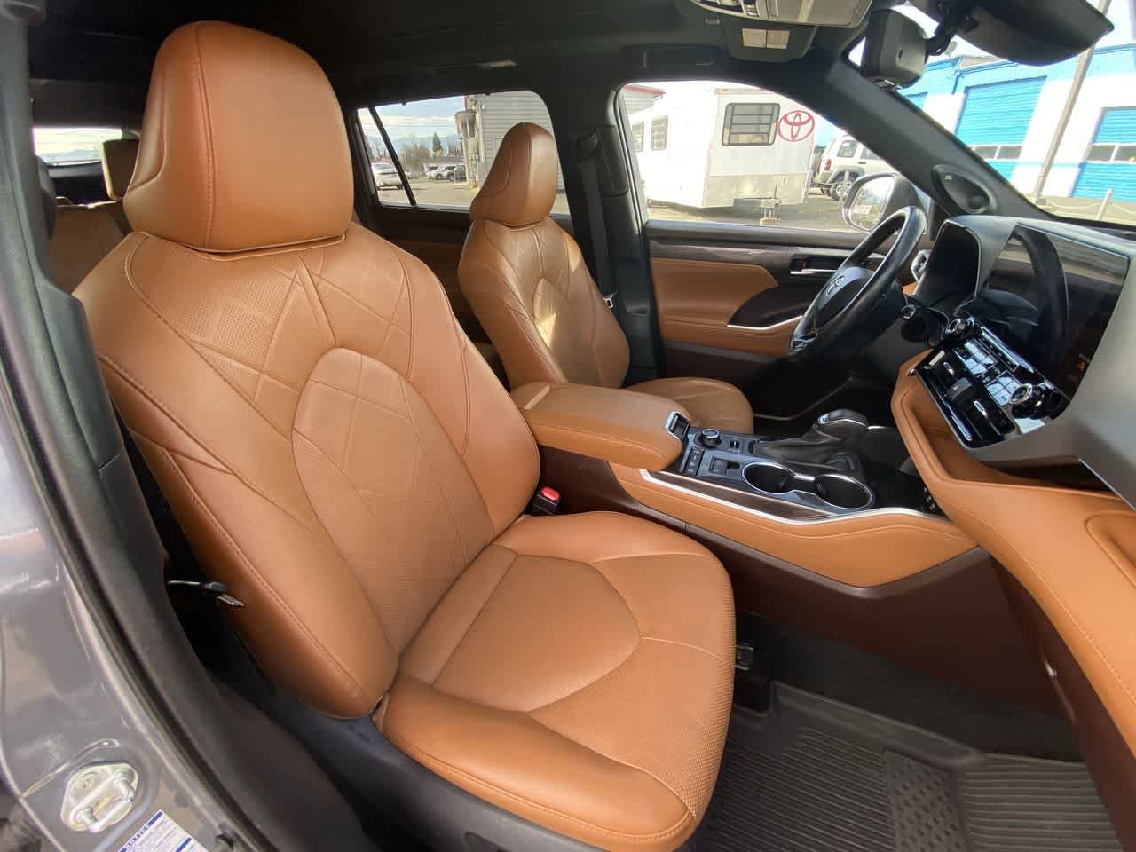 Thumbnail: 2021 Toyota Highlander - 26