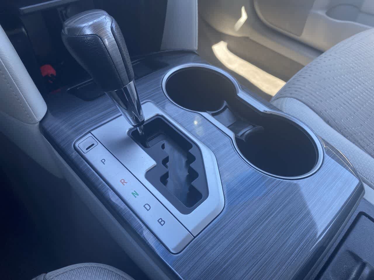 Thumbnail: 2013 Toyota Camry - 18
