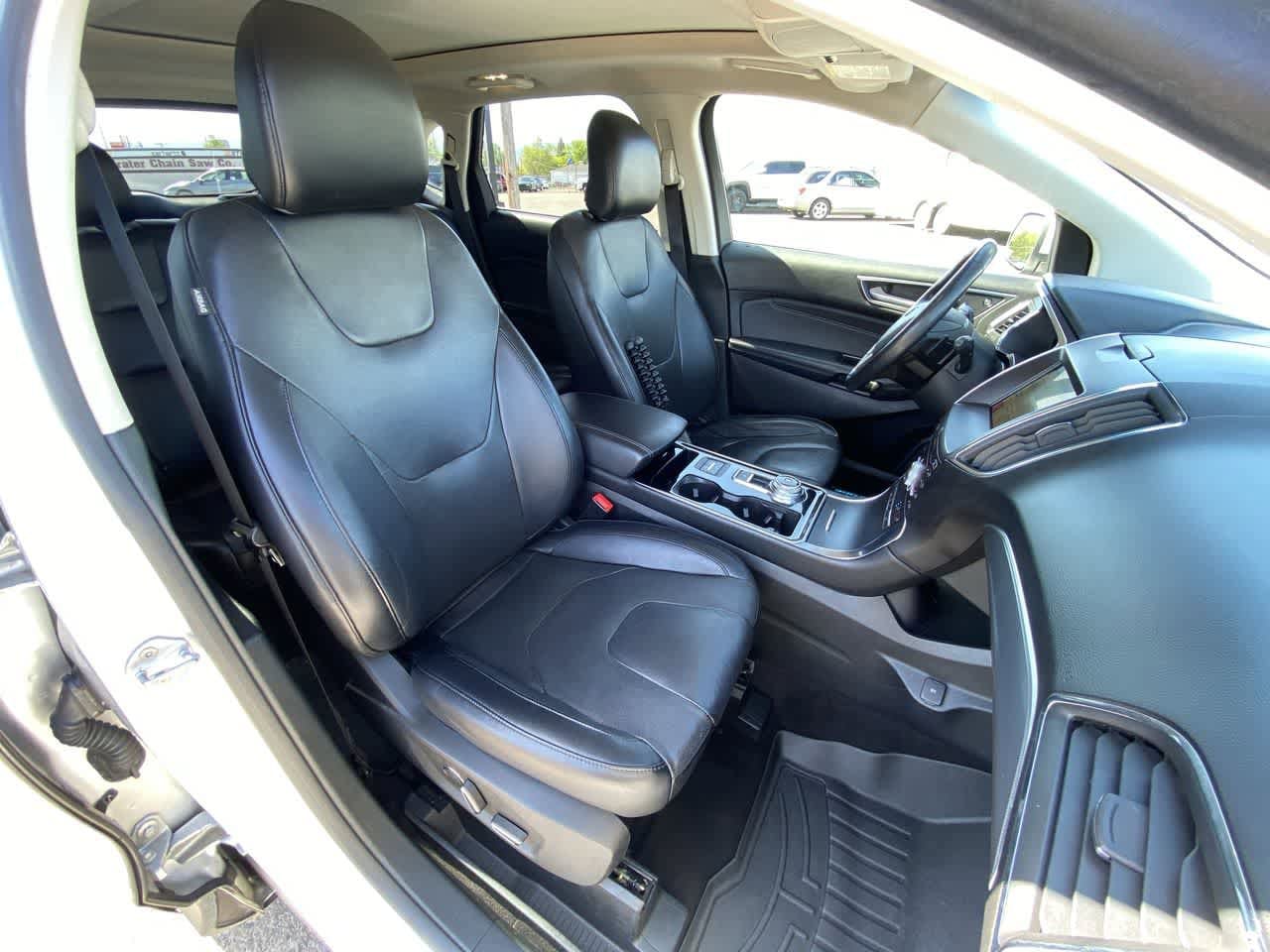 Thumbnail: 2019 Ford Edge - 25