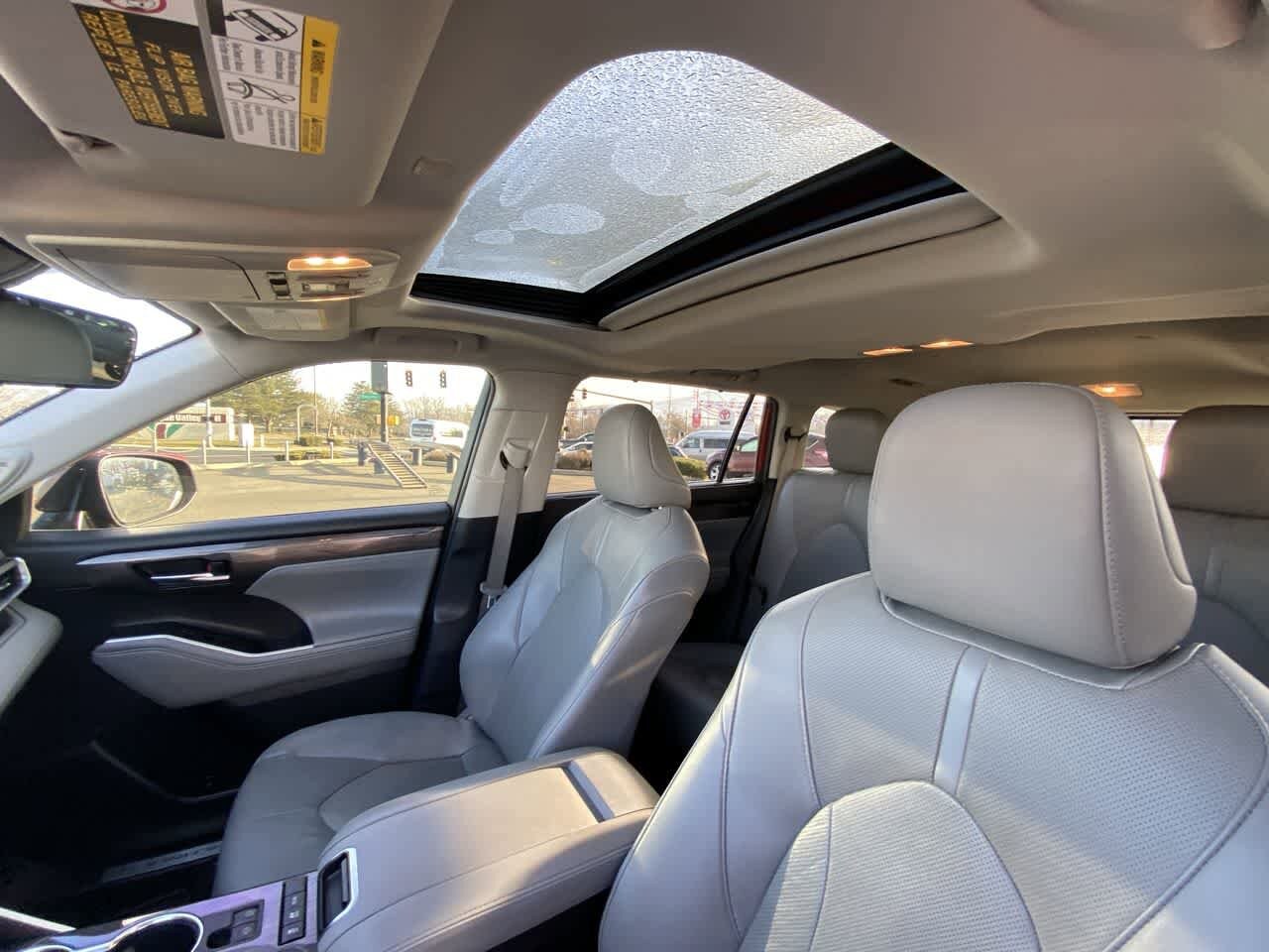 Thumbnail: 2020 Toyota Highlander - 21