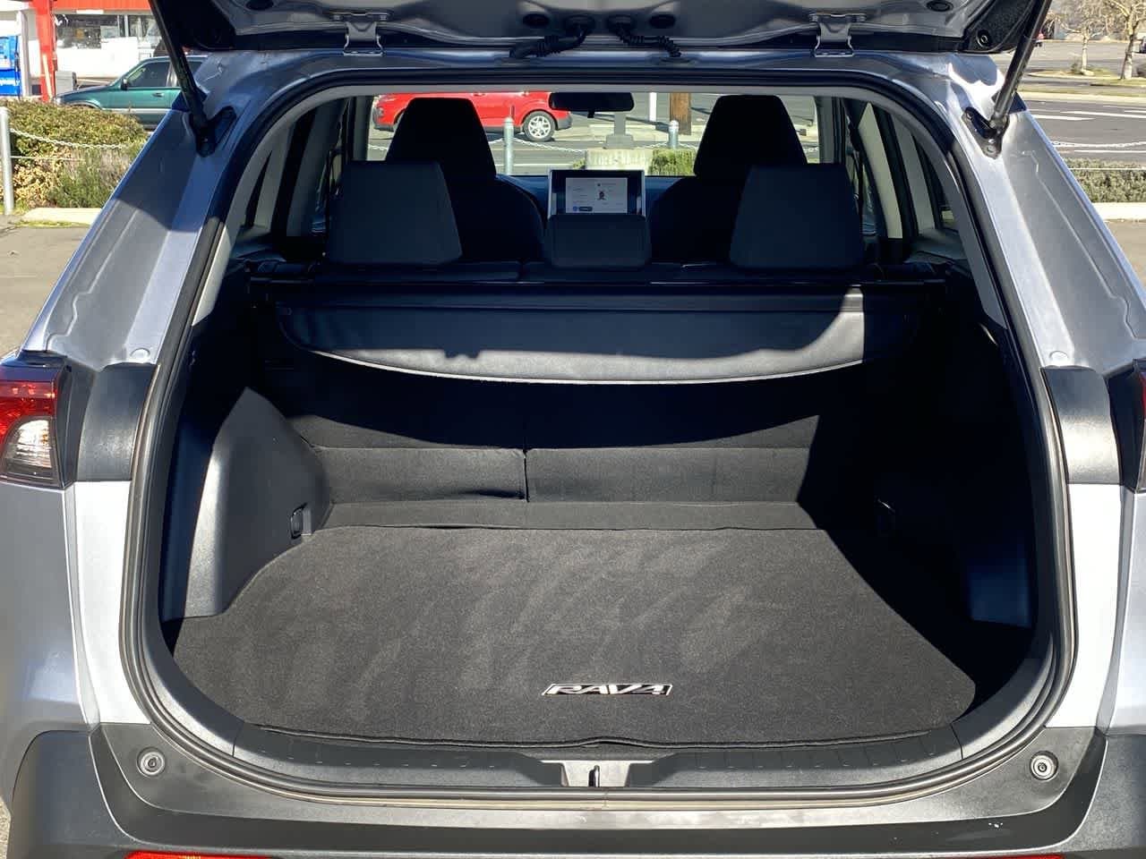 Thumbnail: 2025 Toyota RAV4 - 22