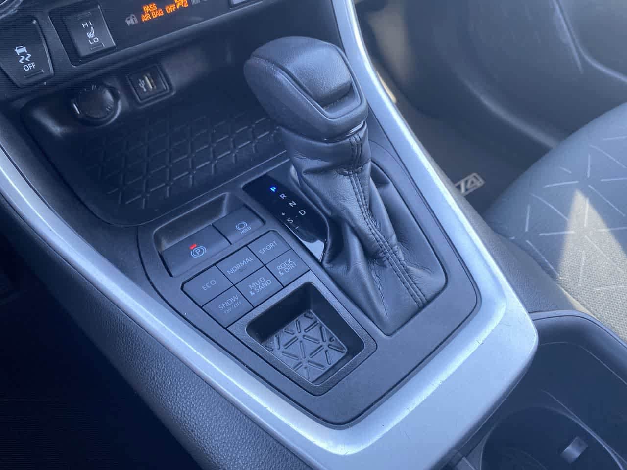 Thumbnail: 2024 Toyota RAV4 - 19