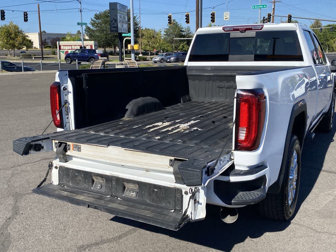 Thumbnail: 2022 GMC Sierra 3500 - 24