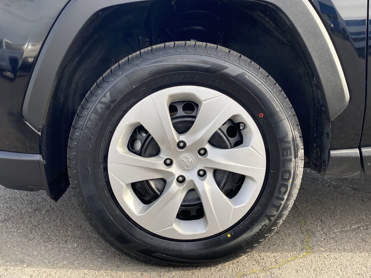 Thumbnail: 2024 Toyota RAV4 - 10