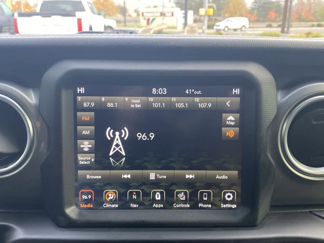 Thumbnail: 2019 Jeep Wrangler - 16