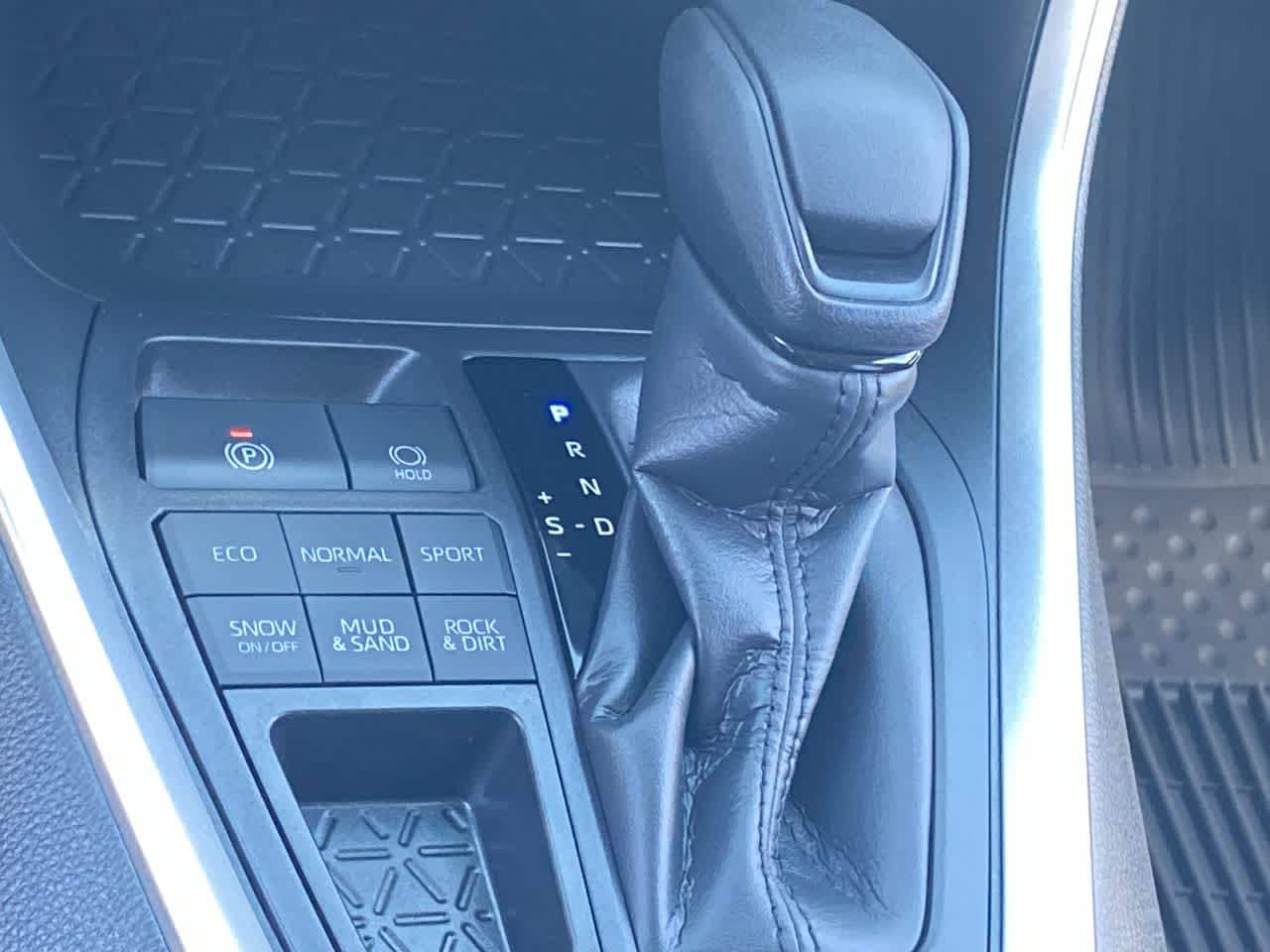 Thumbnail: 2025 Toyota RAV4 - 18
