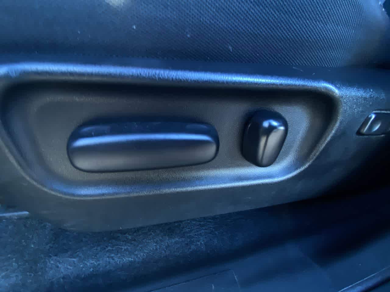 Thumbnail: 2020 Toyota Tacoma - 12