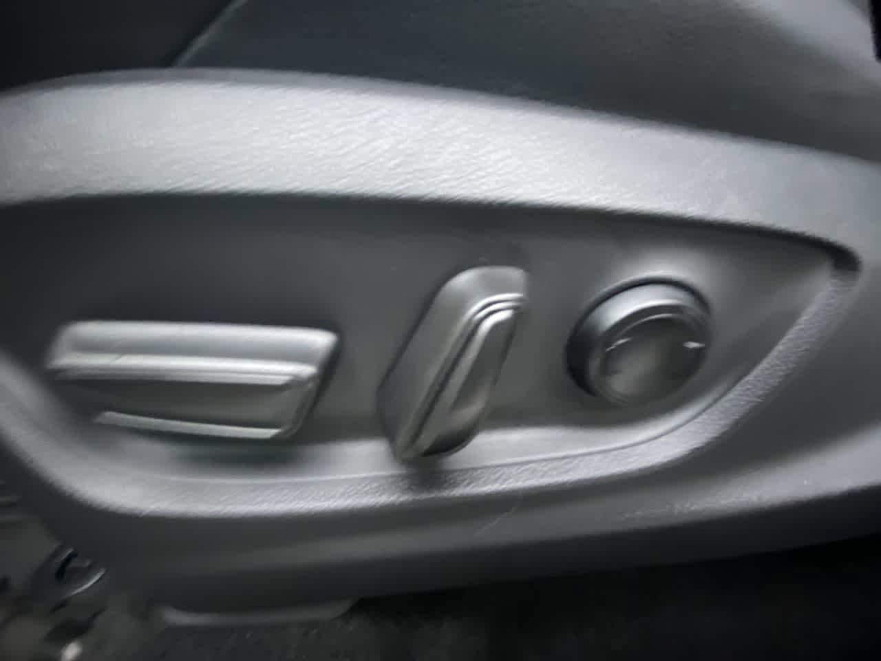 Thumbnail: 2025 Toyota bZ4X - 12