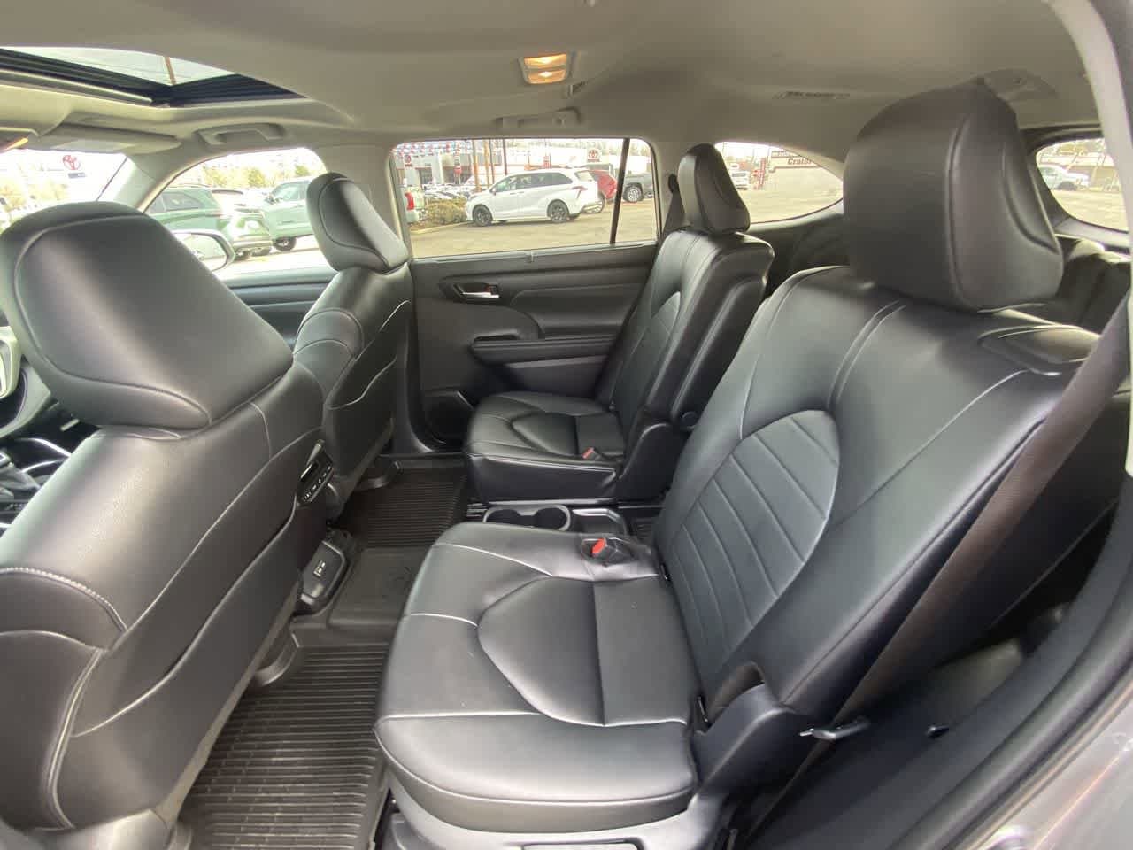 Thumbnail: 2025 Toyota Highlander - 22