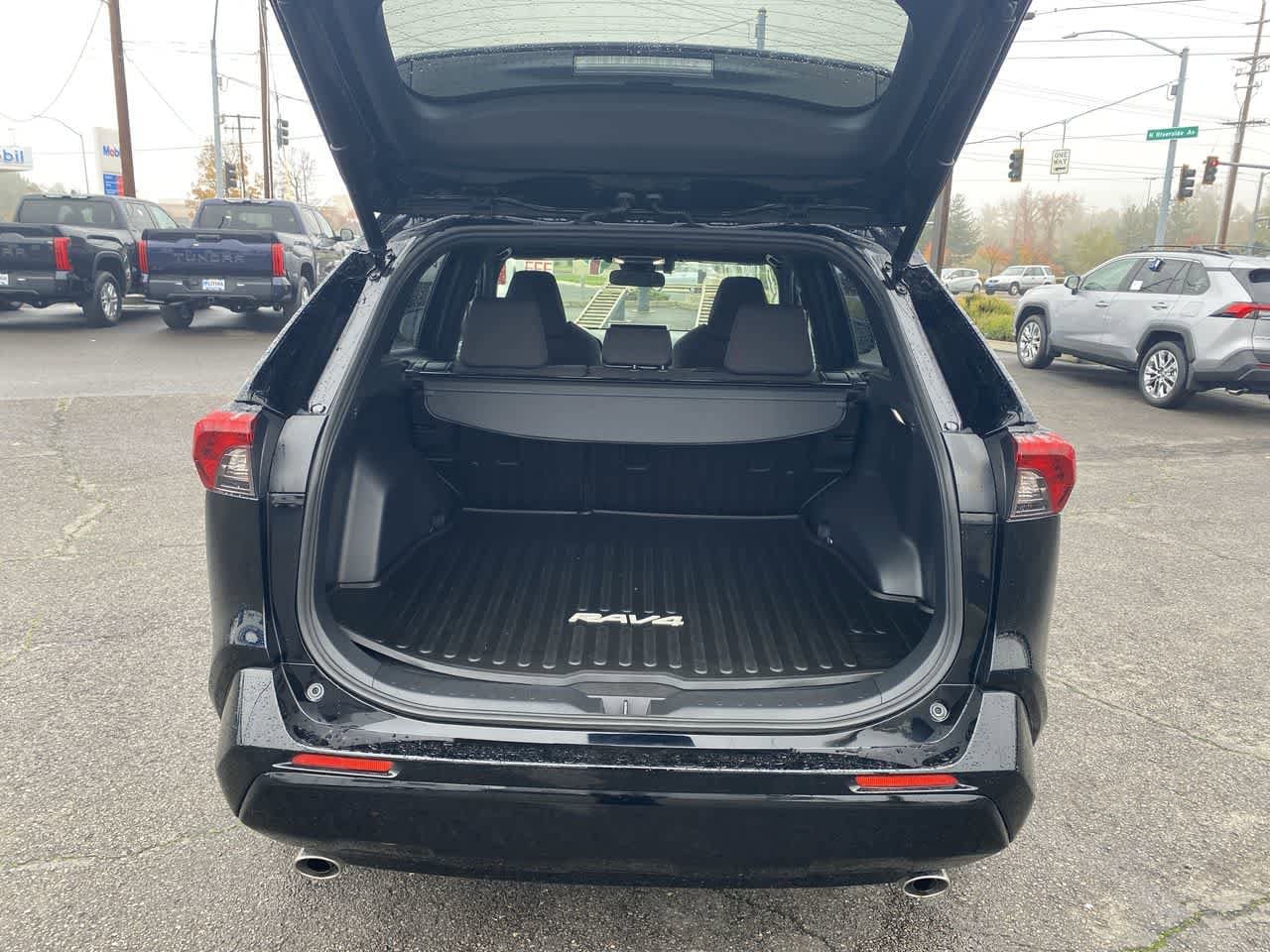 Thumbnail: 2023 Toyota RAV4 - 23