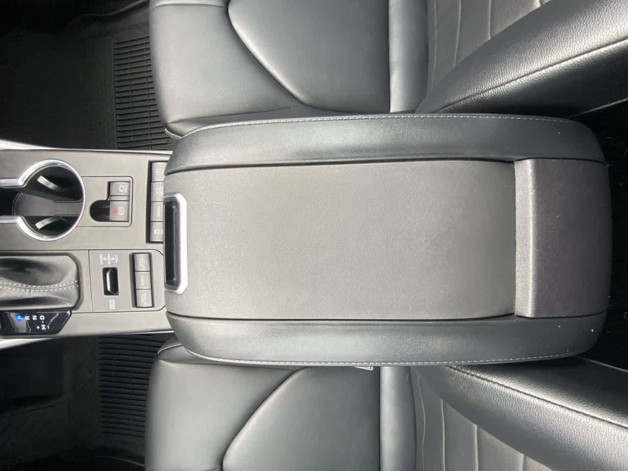 Thumbnail: 2022 Toyota Highlander - 20