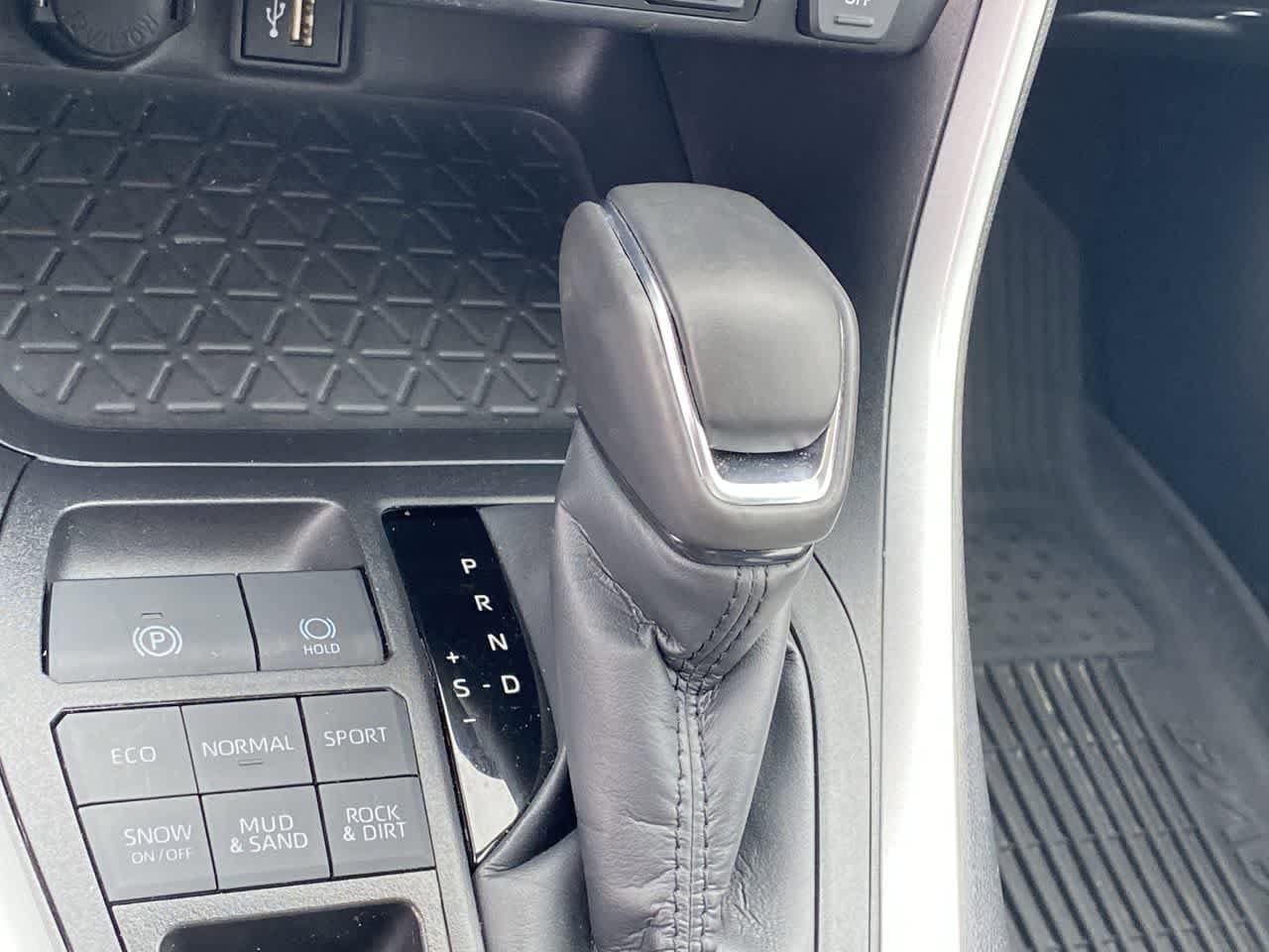 Thumbnail: 2025 Toyota RAV4 - 19