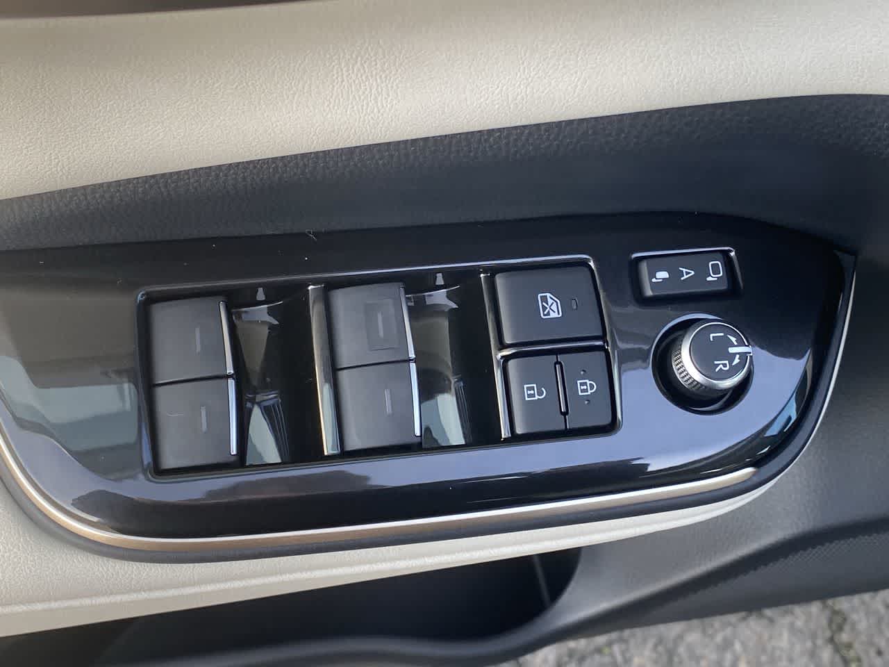 Thumbnail: 2026 Toyota Crown - 13