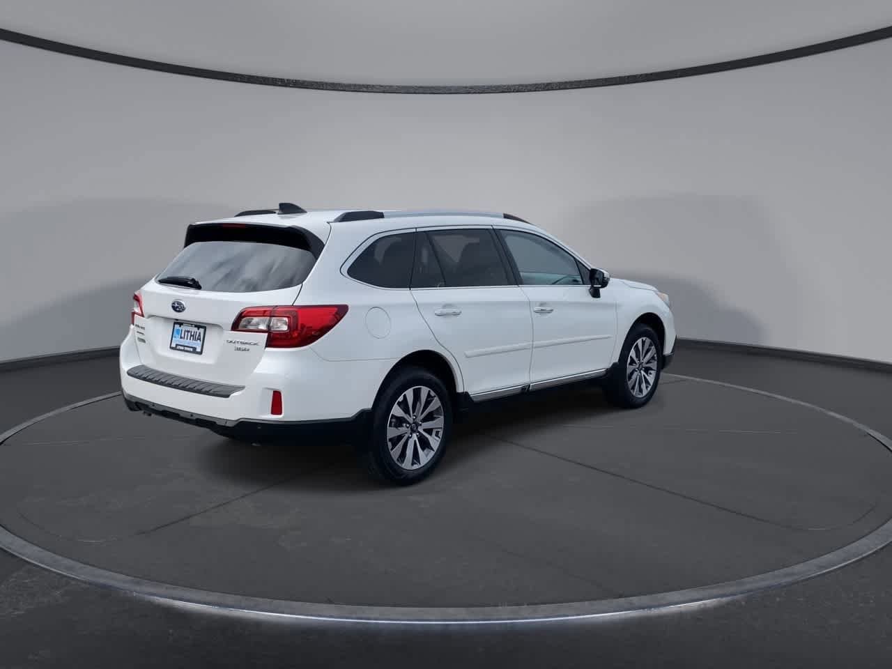 Thumbnail: 2017 Subaru Outback - 8