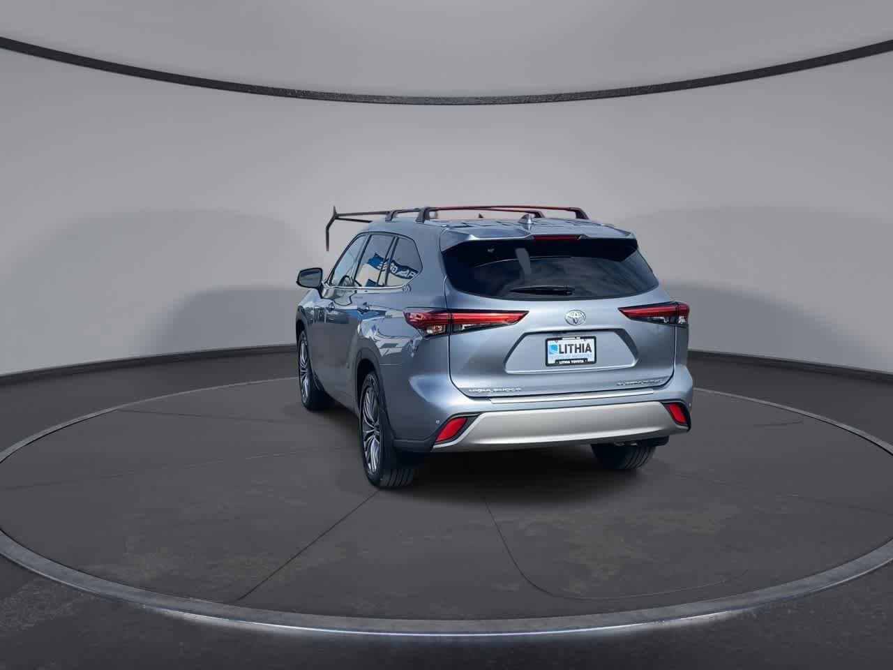 Thumbnail: 2021 Toyota Highlander - 8
