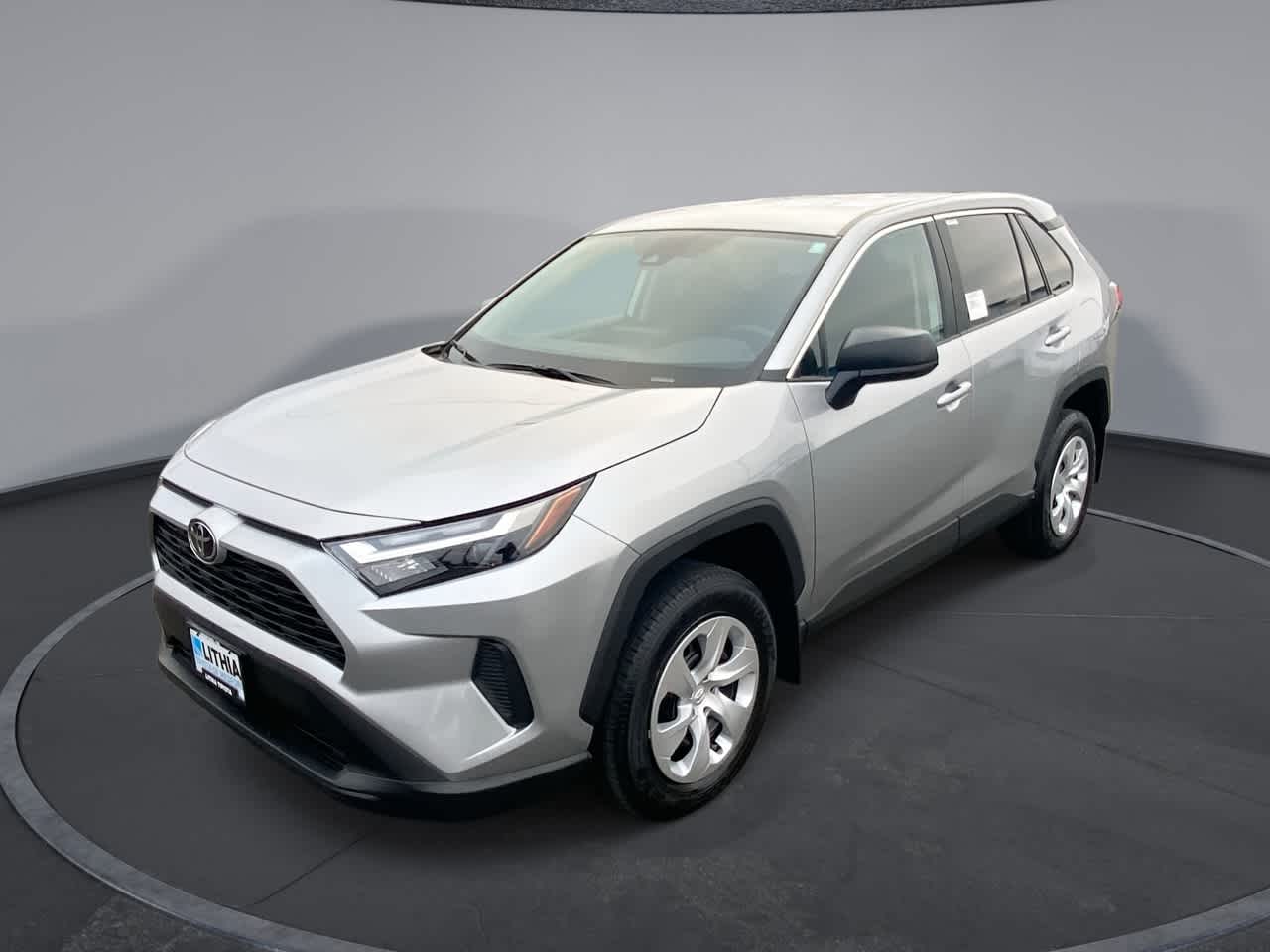 2025 Toyota RAV4 LE's photo