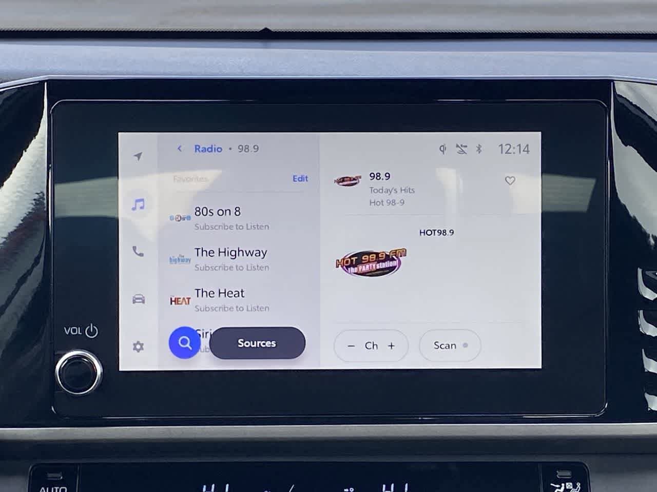 Thumbnail: 2025 Toyota Camry - 16