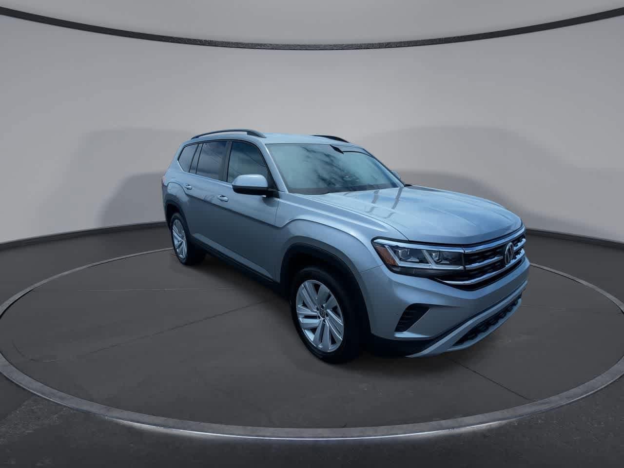 Used 2021 Volkswagen Atlas SE w/Tech with VIN 1V2HR2CA3MC600331 for sale in Medford, OR