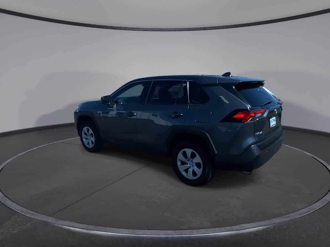 2022 Toyota RAV4 LE 6