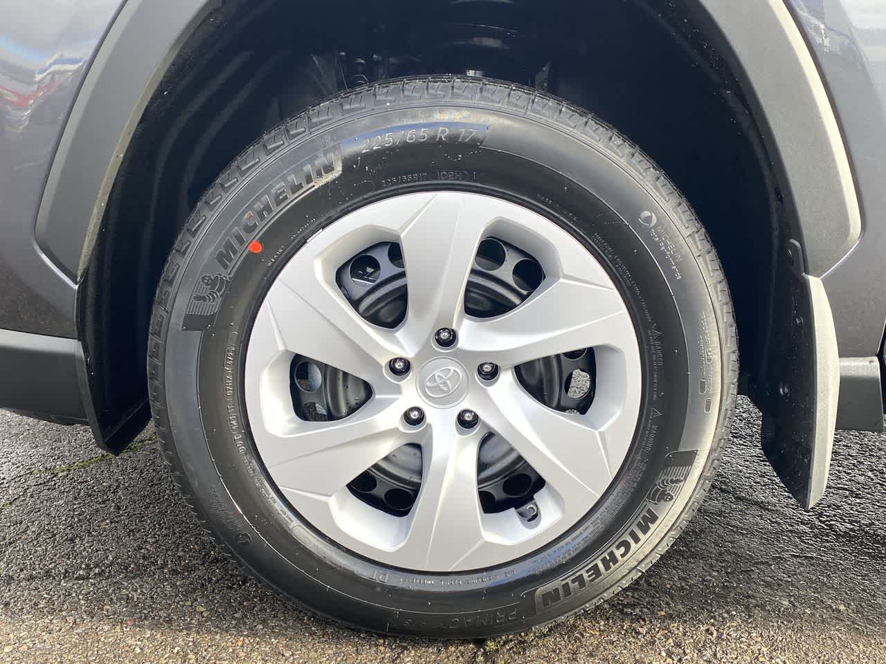 Thumbnail: 2025 Toyota RAV4 - 10