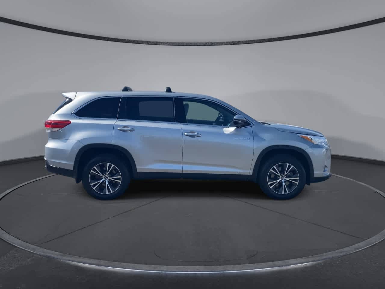 Thumbnail: 2019 Toyota Highlander - 2