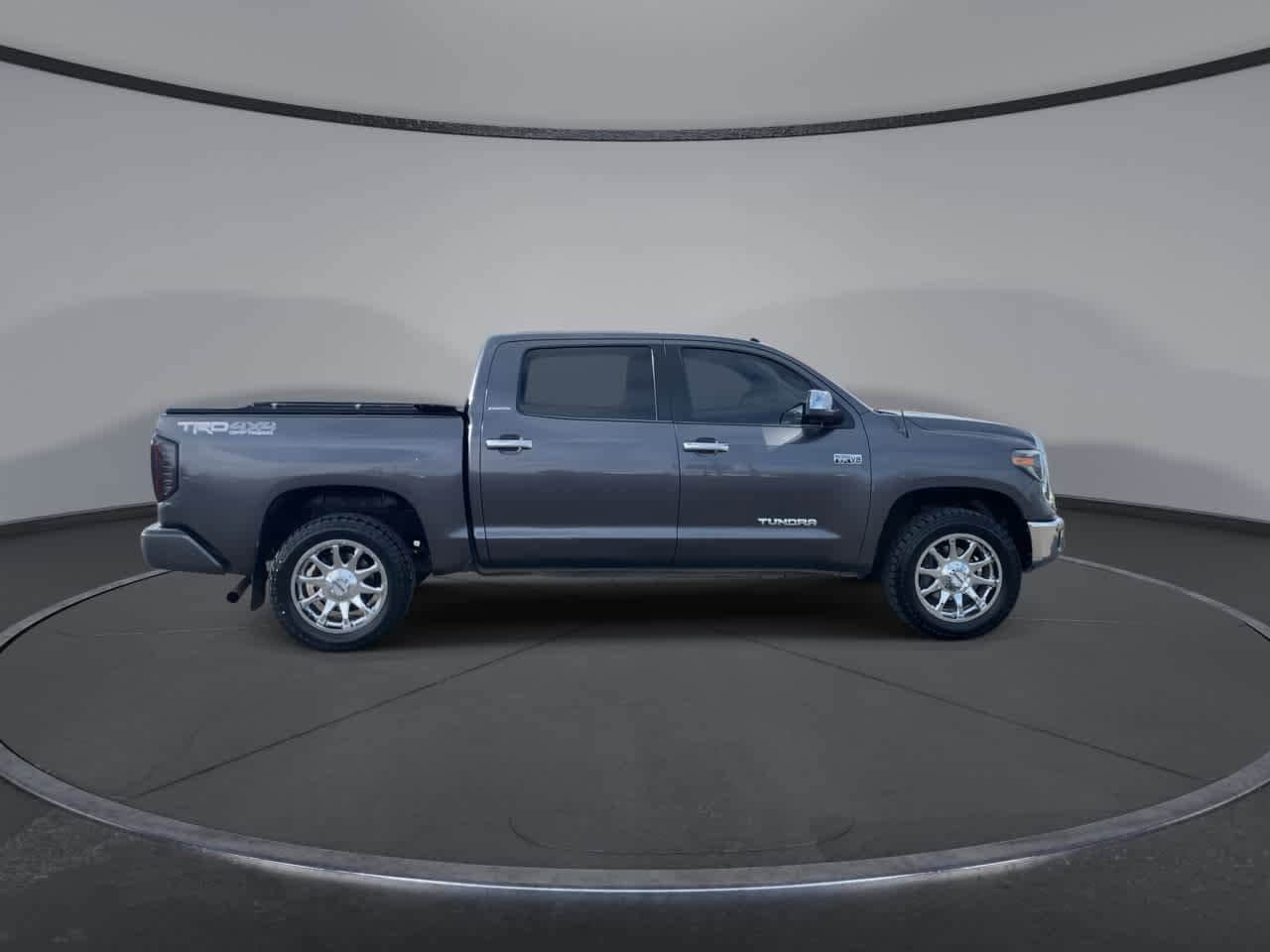 Thumbnail: 2017 Toyota Tundra - 8