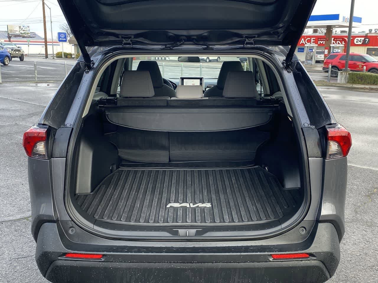 Thumbnail: 2025 Toyota RAV4 - 23