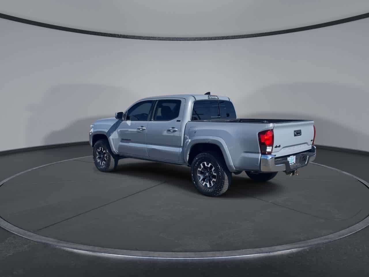 Thumbnail: 2019 Toyota Tacoma - 6