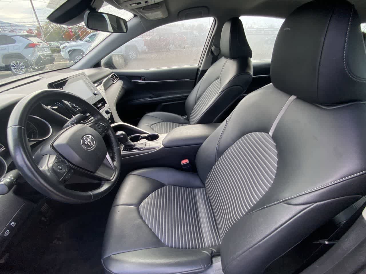 Thumbnail: 2022 Toyota Camry - 11