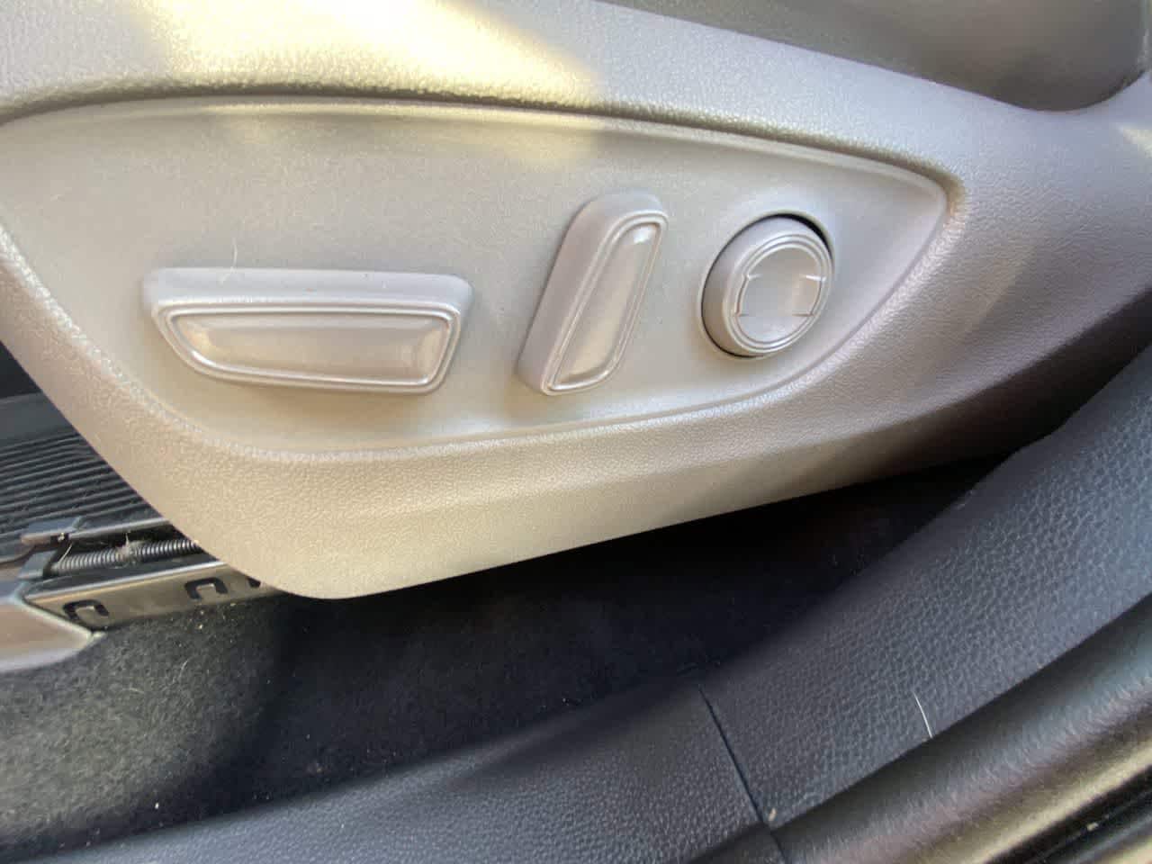 Thumbnail: 2020 Toyota Highlander - 12