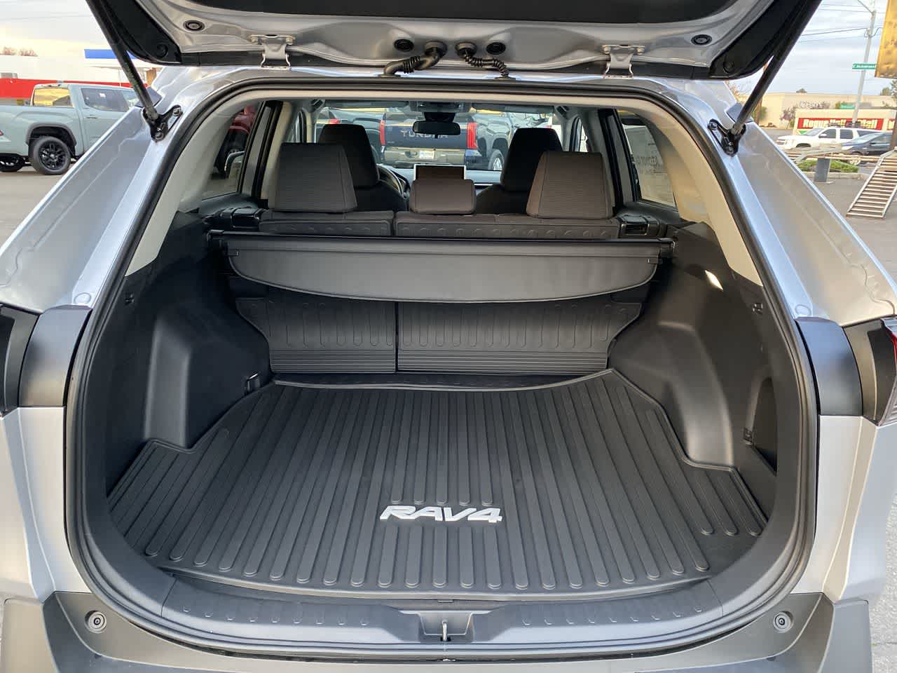 Thumbnail: 2025 Toyota RAV4 - 22