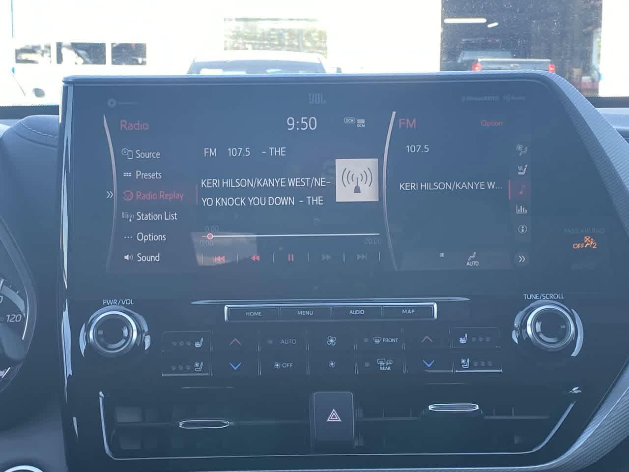 Thumbnail: 2021 Toyota Highlander - 16