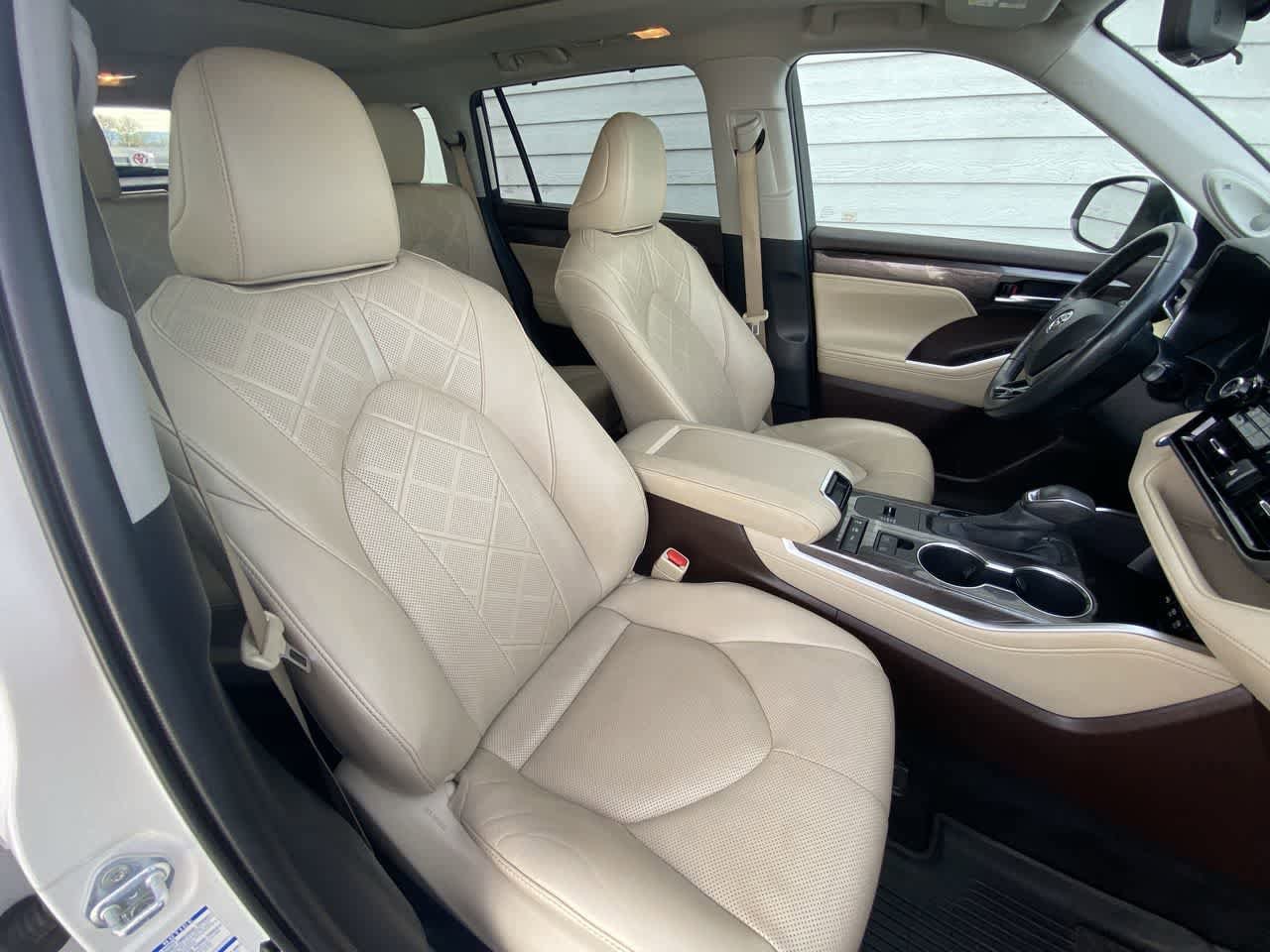 Thumbnail: 2020 Toyota Highlander - 26