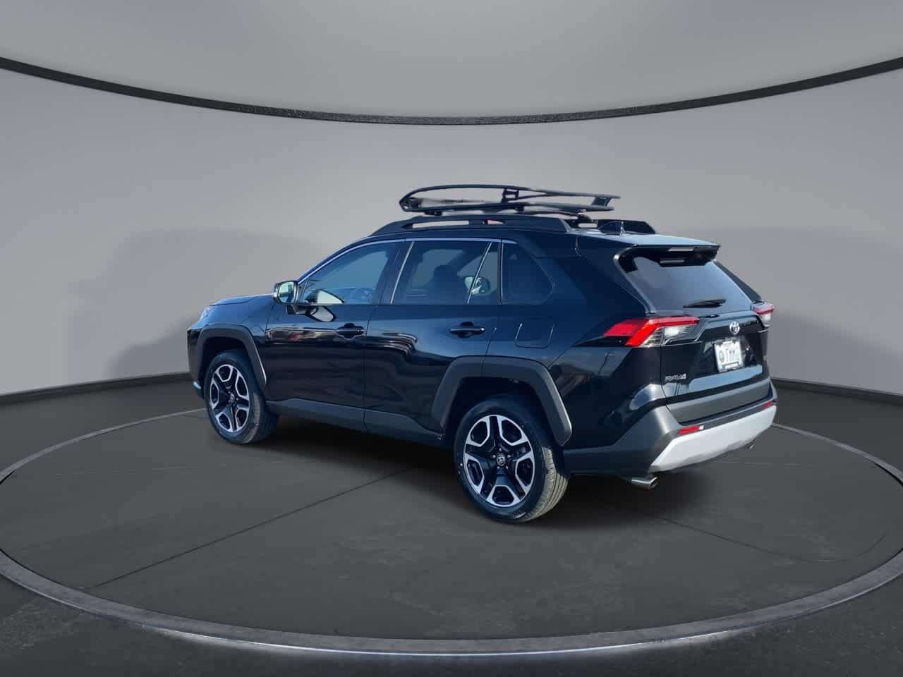 Thumbnail: 2021 Toyota RAV4 - 6