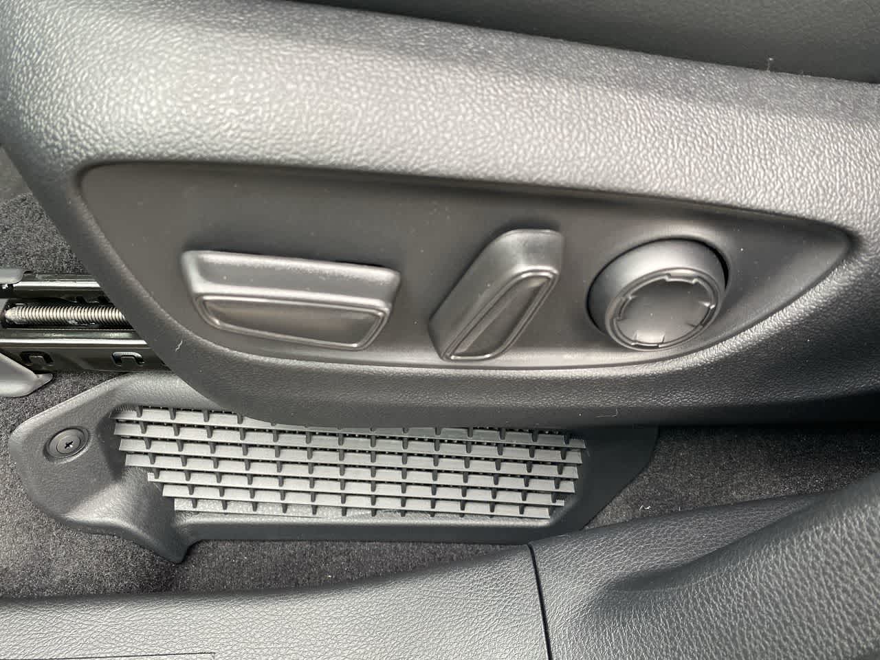 Thumbnail: 2025 Toyota Sienna - 12