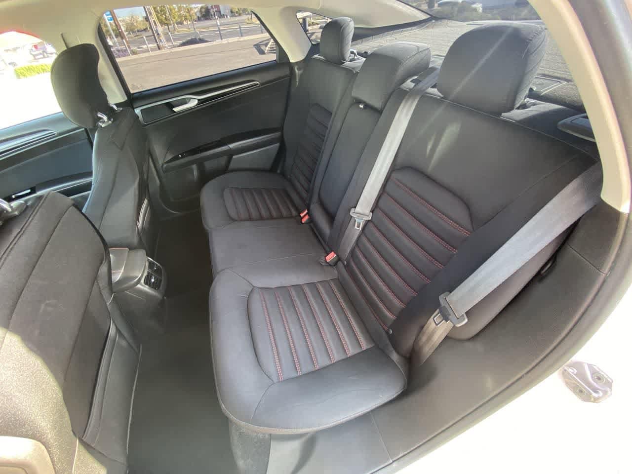 Thumbnail: 2014 Ford Fusion - 21