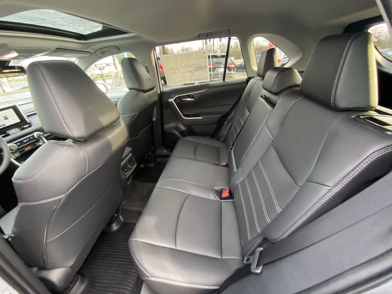 Thumbnail: 2025 Toyota RAV4 - 22