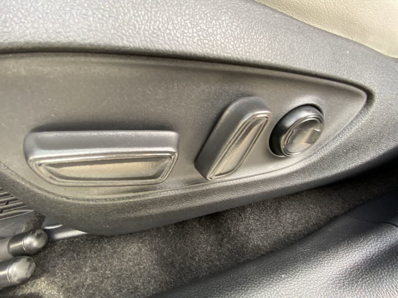 Thumbnail: 2022 Toyota RAV4 - 12