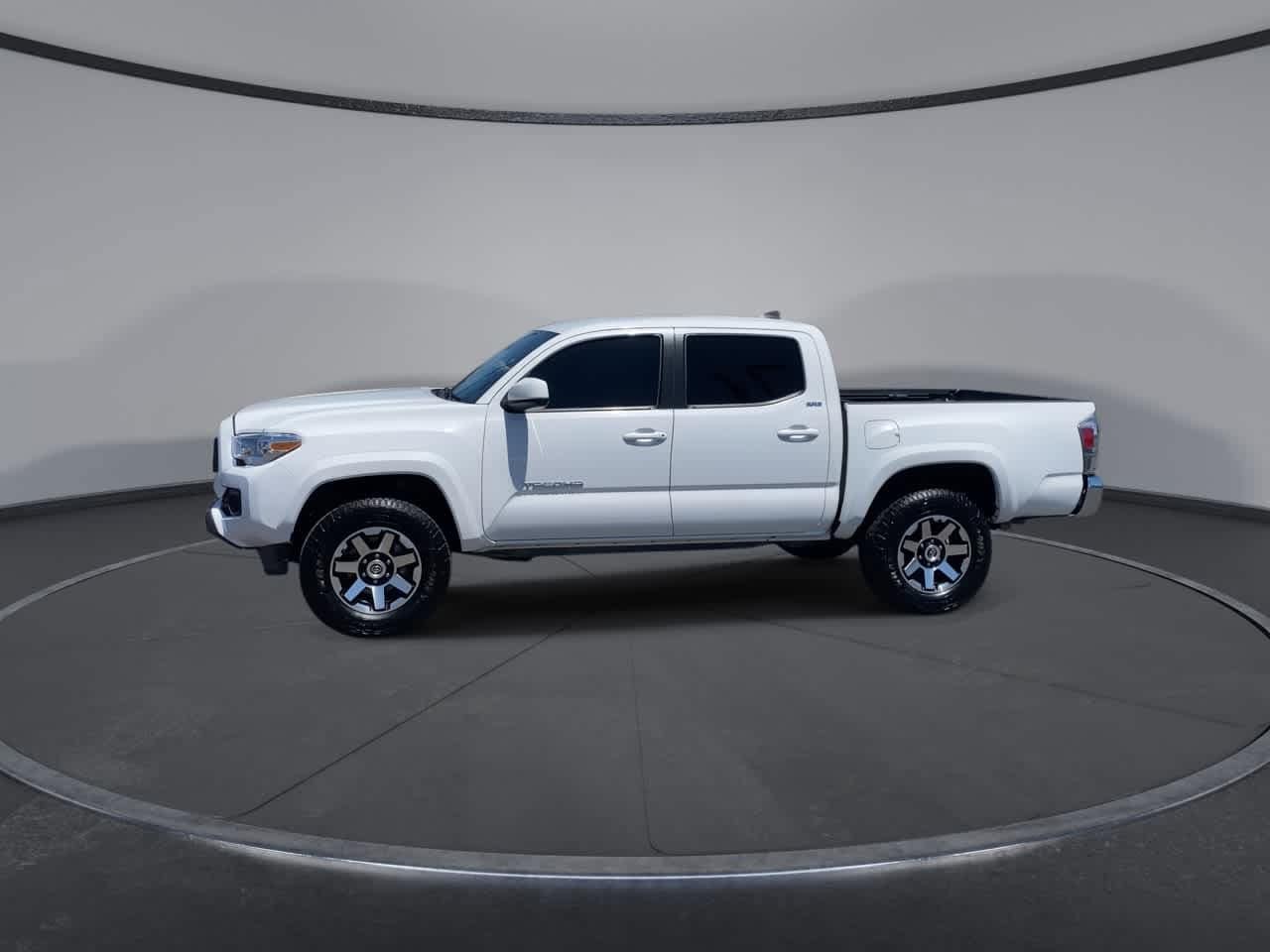 Thumbnail: 2022 Toyota Tacoma - 6