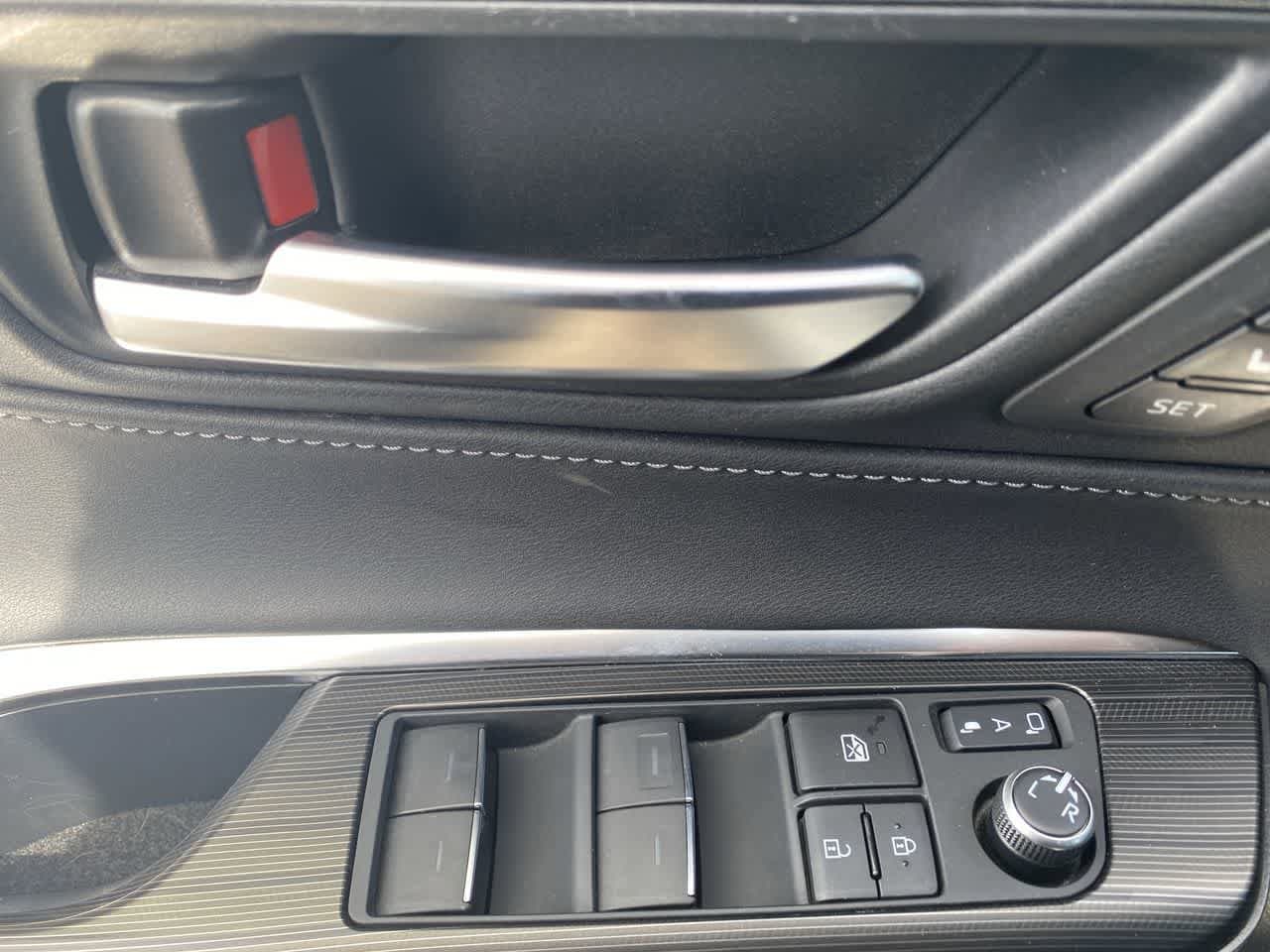 Thumbnail: 2021 Toyota Venza - 13
