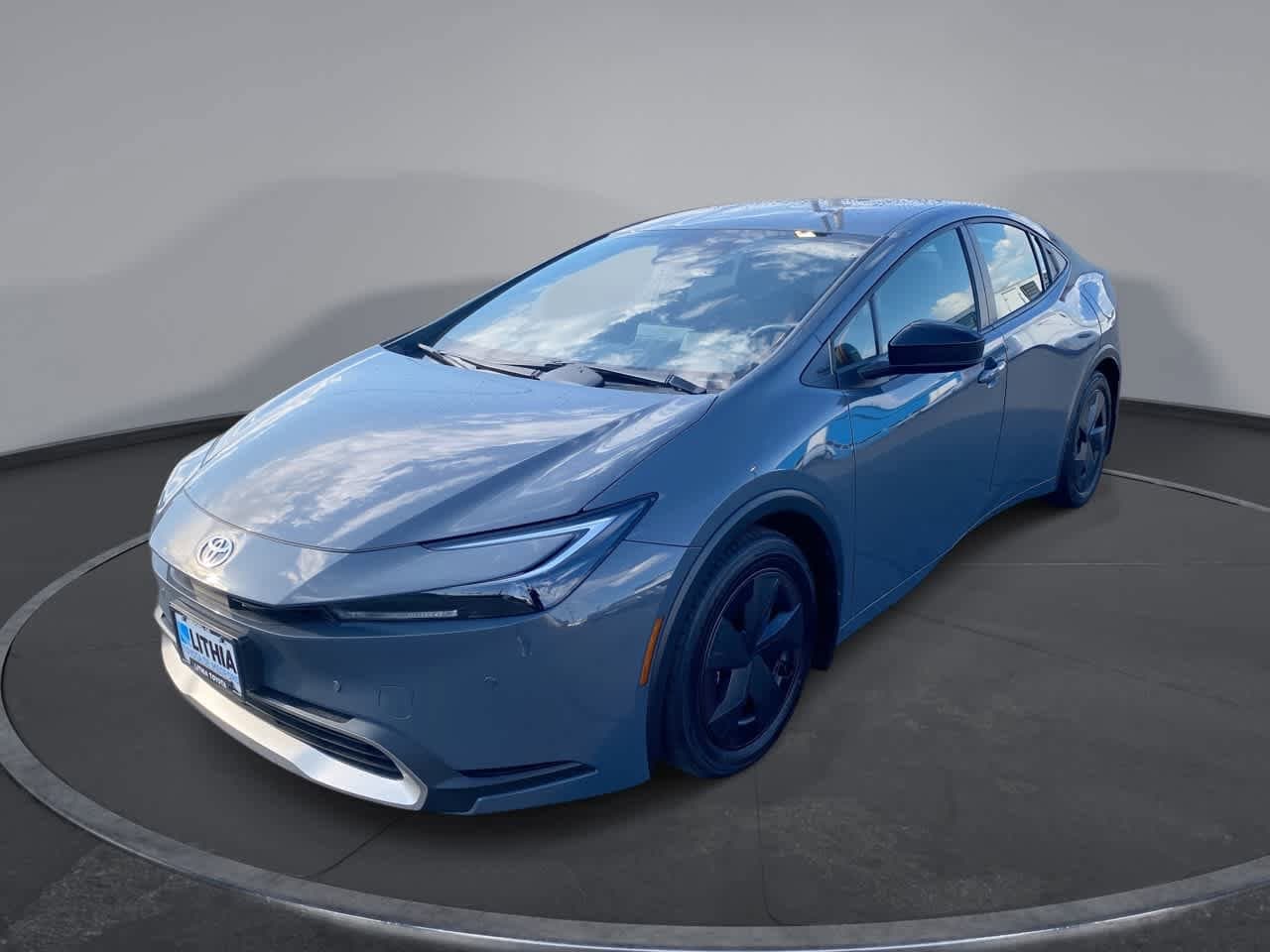 2024 Toyota Prius Prime SE's photo