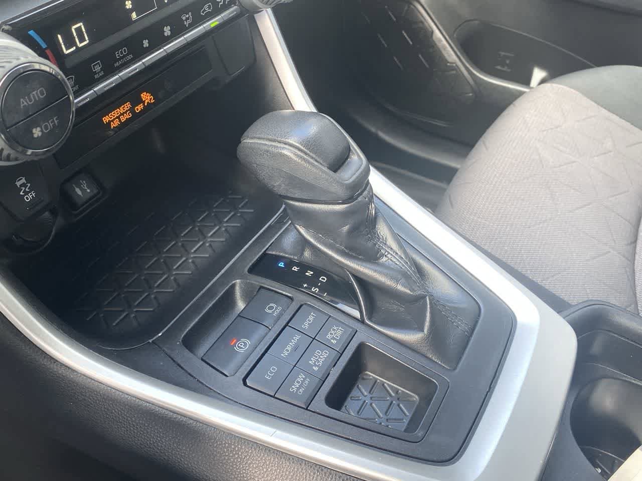 Thumbnail: 2019 Toyota RAV4 - 19