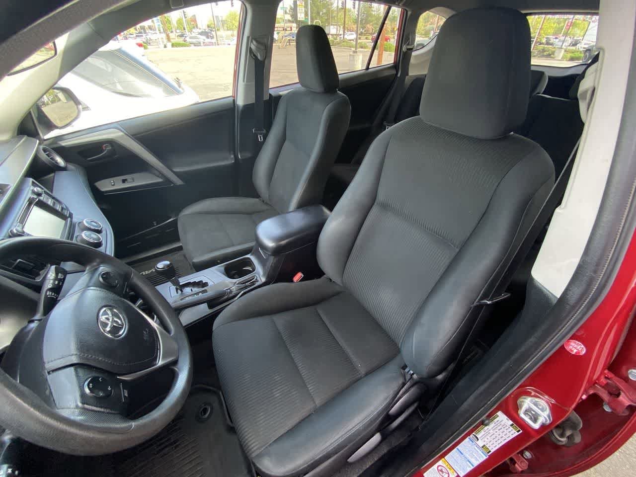 Thumbnail: 2016 Toyota RAV4 - 11