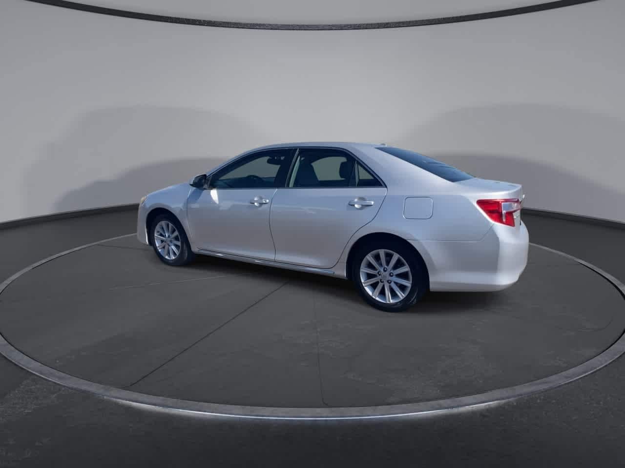 2014 Toyota Camry XLE - Photo 6